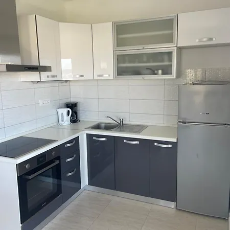 Sunny Day , Three Bedroom With Pool Appartamento *