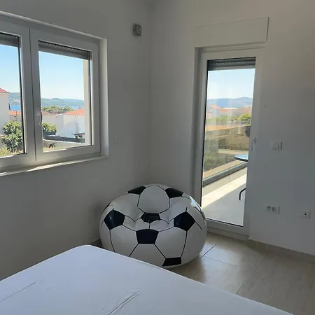 Sunny Day , Three Bedroom With Pool Appartamento