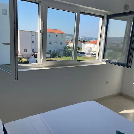 Sunny Day , Three Bedroom With Pool Apartmán Trogir