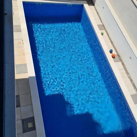 Apartman Sunny Day , Three Bedroom With Pool Trogir