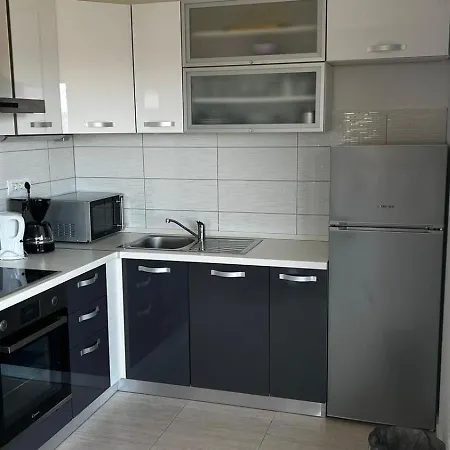 Sunny Day , Three Bedroom With Pool Apartman *